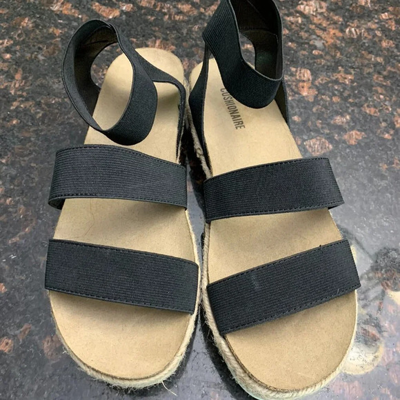 Cushionaire Platform Sandals - Picture 1 of 3